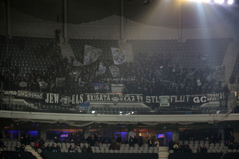 Lille - Sturm Graz
UEFA Champions League Ligaphase 6. Spieltag, Lille OSC - SK Sturm Graz, Stade Pierre Mauroy Lille, 11.12.2024. 

Foto zeigt Fans von Sturm
