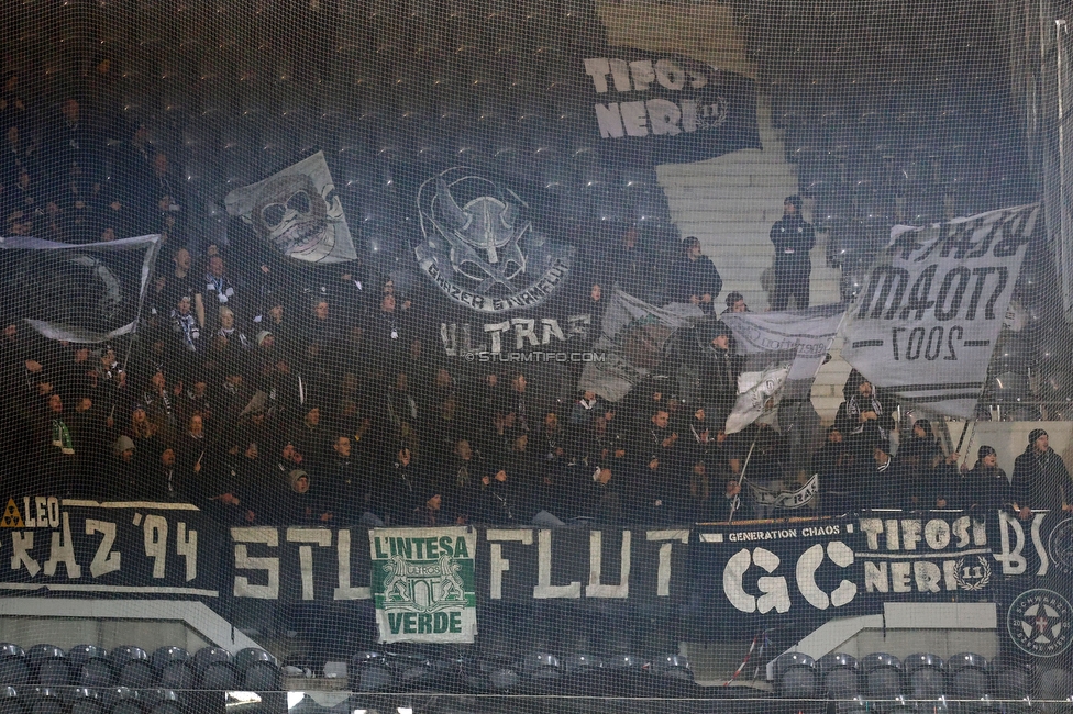 Lille - Sturm Graz
UEFA Champions League Ligaphase 6. Spieltag, Lille OSC - SK Sturm Graz, Stade Pierre Mauroy Lille, 11.12.2024. 

Foto zeigt Fans von Sturm
Schlüsselwörter: sturmflut