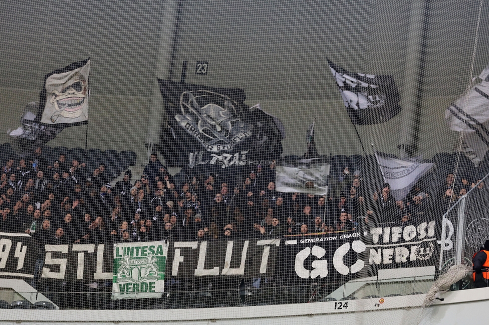 Lille - Sturm Graz
UEFA Champions League Ligaphase 6. Spieltag, Lille OSC - SK Sturm Graz, Stade Pierre Mauroy Lille, 11.12.2024. 

Foto zeigt Fans von Sturm
