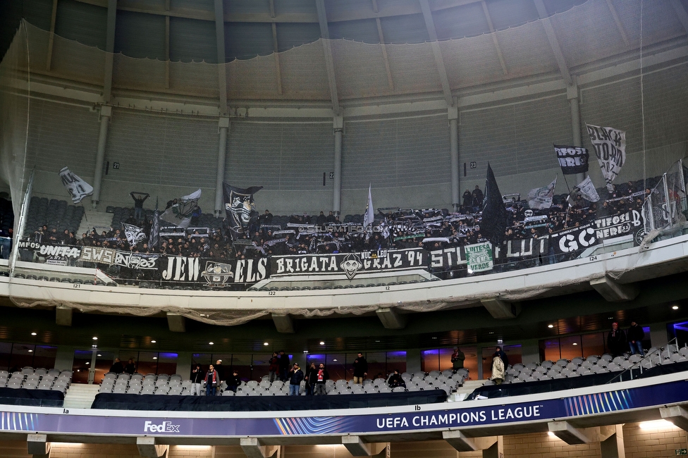 Lille - Sturm Graz
UEFA Champions League Ligaphase 6. Spieltag, Lille OSC - SK Sturm Graz, Stade Pierre Mauroy Lille, 11.12.2024. 

Foto zeigt Fans von Sturm
Schlüsselwörter: schals