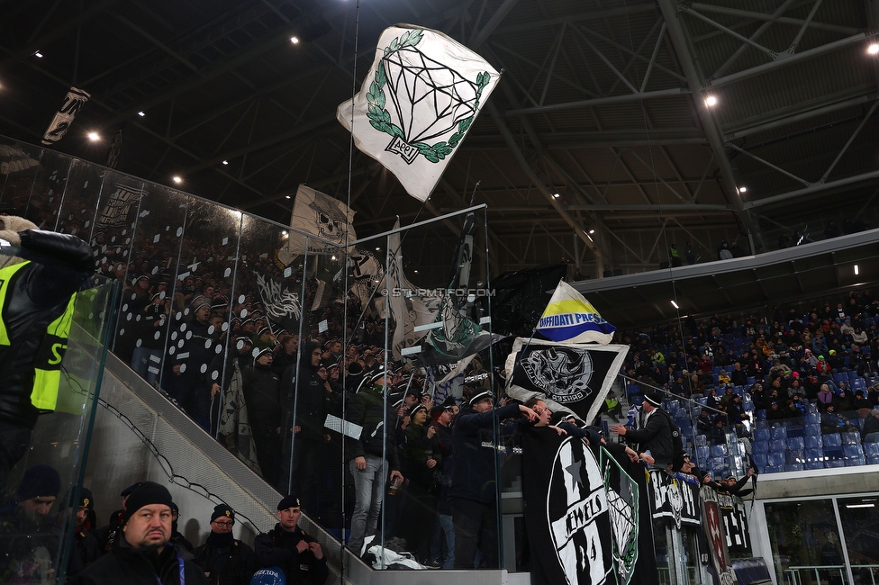 Atalanta - Sturm Graz
UEFA Champions League Ligaphase 7. Spieltag, Atalanta Bergamo Calcio - SK Sturm Graz, Stadio di Bergamo, 21.01.2025. 

Foto zeigt Fans von Sturm
