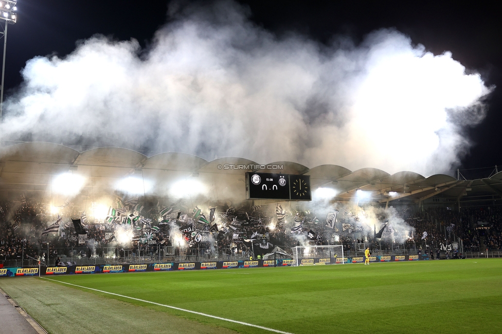 Sturm Graz - Austria Wien
OEFB Cup, Viertelfinale, SK Sturm Graz - FK Austria Wien, Stadion Liebenau Graz, 01.02.2025. 

Foto zeigt Fans von Sturm mit einer Choreografie
