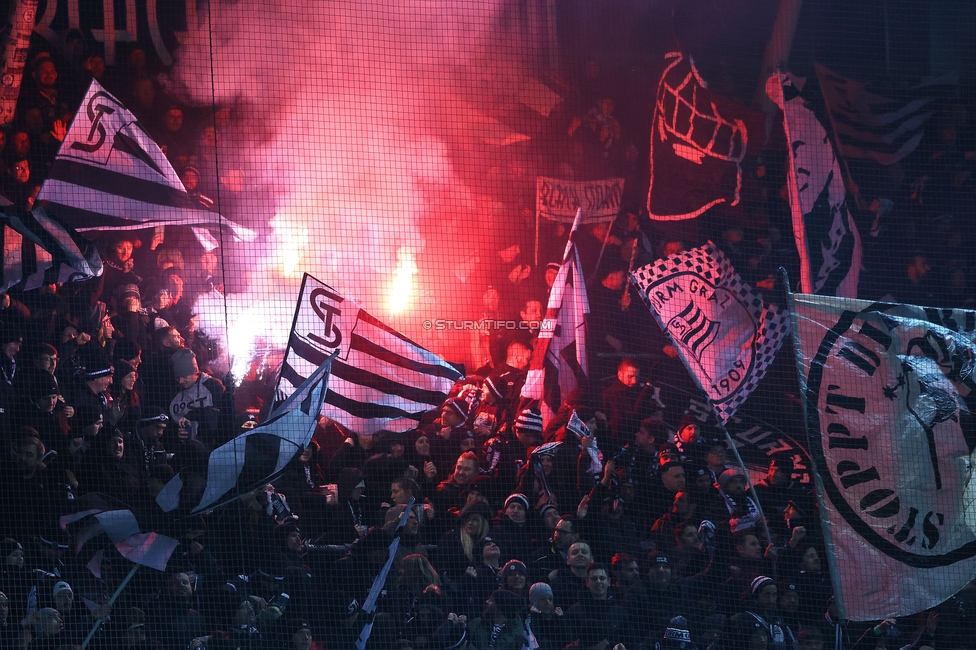 Sturm Graz - Austria Wien
Oesterreichische Fussball Bundesliga, 17. Runde, SK Sturm Graz - FK Austria Wien, Stadion Liebenau Graz, 07.02.2025. 

Foto zeigt Fans von Sturm mit Pyrotechnik
