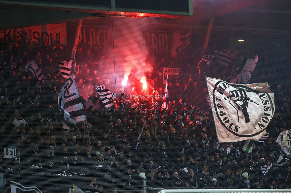 Sturm Graz - Austria Wien
Oesterreichische Fussball Bundesliga, 17. Runde, SK Sturm Graz - FK Austria Wien, Stadion Liebenau Graz, 07.02.2025. 

Foto zeigt Fans von Sturm mit Pyrotechnik
