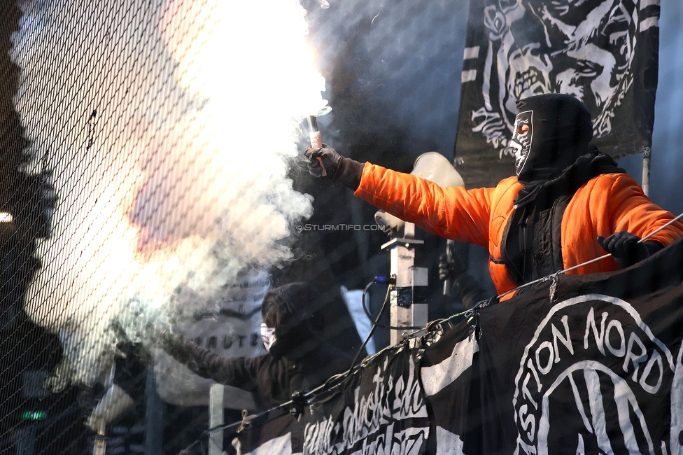 Sturm Graz - Austria Wien
Oesterreichische Fussball Bundesliga, 17. Runde, SK Sturm Graz - FK Austria Wien, Stadion Liebenau Graz, 07.02.2025. 

Foto zeigt Fans von Sturm mit Pyrotechnik
