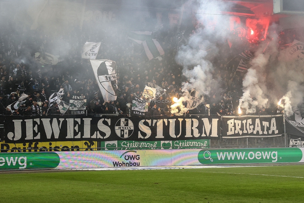 Sturm Graz - Austria Wien
Oesterreichische Fussball Bundesliga, 17. Runde, SK Sturm Graz - FK Austria Wien, Stadion Liebenau Graz, 07.02.2025. 

Foto zeigt Fans von Sturm mit Pyrotechnik
