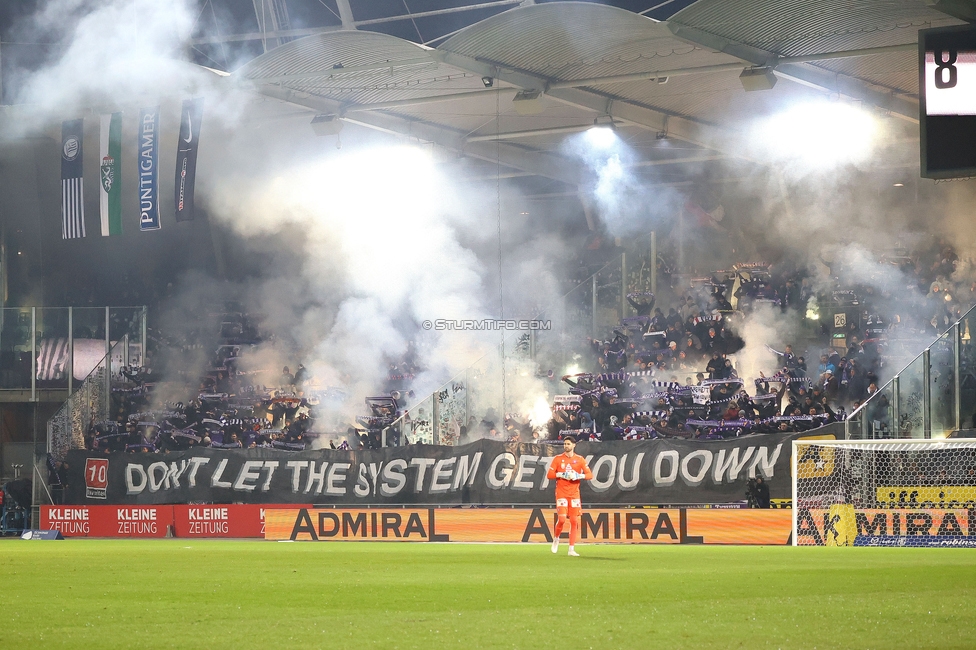 Sturm Graz - Austria Wien
Oesterreichische Fussball Bundesliga, 17. Runde, SK Sturm Graz - FK Austria Wien, Stadion Liebenau Graz, 07.02.2025. 

Foto zeigt Fans von Austria Wien mit einer Choreografie
