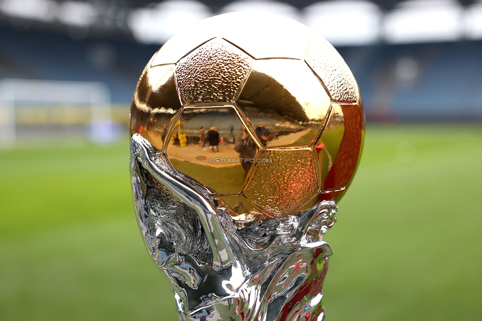 Sturm Graz Damen - St. Poelten
SPORTLAND Niederoesterreich Frauen Cup, Viertelfinale, SK Sturm Graz Damen - spusu SKN St. Poelten Rush, Stadion Liebenau Graz, 09.02.2025. 

Foto zeigt den Pokal
