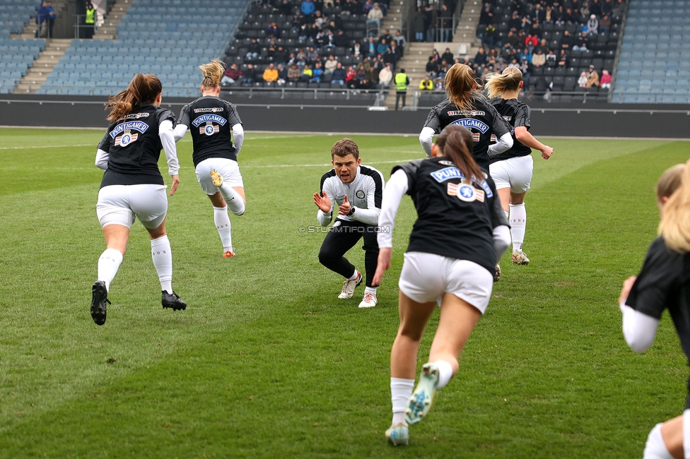 Sturm Graz Damen - St. Poelten
SPORTLAND Niederoesterreich Frauen Cup, Viertelfinale, SK Sturm Graz Damen - spusu SKN St. Poelten Rush, Stadion Liebenau Graz, 09.02.2025. 

Foto zeigt David Url (Co-Trainer Sturm Damen)
