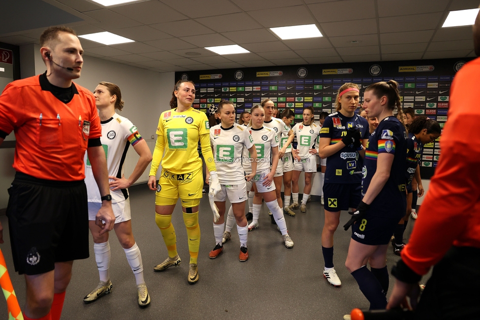 Sturm Graz Damen - St. Poelten
SPORTLAND Niederoesterreich Frauen Cup, Viertelfinale, SK Sturm Graz Damen - spusu SKN St. Poelten Rush, Stadion Liebenau Graz, 09.02.2025. 

Foto zeigt die Mannschaft der Sturm Damen
