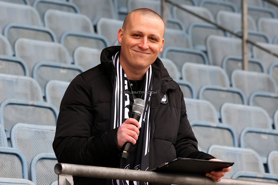 Sturm Graz Damen - St. Poelten
SPORTLAND Niederoesterreich Frauen Cup, Viertelfinale, SK Sturm Graz Damen - spusu SKN St. Poelten Rush, Stadion Liebenau Graz, 09.02.2025. 

Foto zeigt den Stadionssprecher
