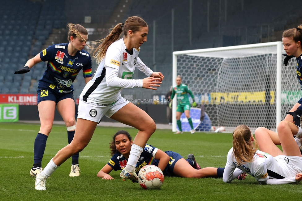 Sturm Graz Damen - St. Poelten
SPORTLAND Niederoesterreich Frauen Cup, Viertelfinale, SK Sturm Graz Damen - spusu SKN St. Poelten Rush, Stadion Liebenau Graz, 09.02.2025. 

Foto zeigt Modesta Uka (Sturm Damen)
