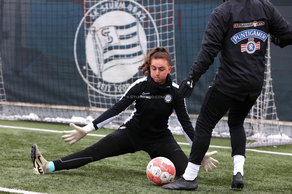 Sturm Damen - Vienna
OEFB Frauen Bundesliga, 14. Runde, SK Sturm Graz Damen - First Vienna FC 1894, Trainingszentrum Messendorf, 16.02.2025. 

Foto zeigt Lourdes Romero (Sturm Damen)
