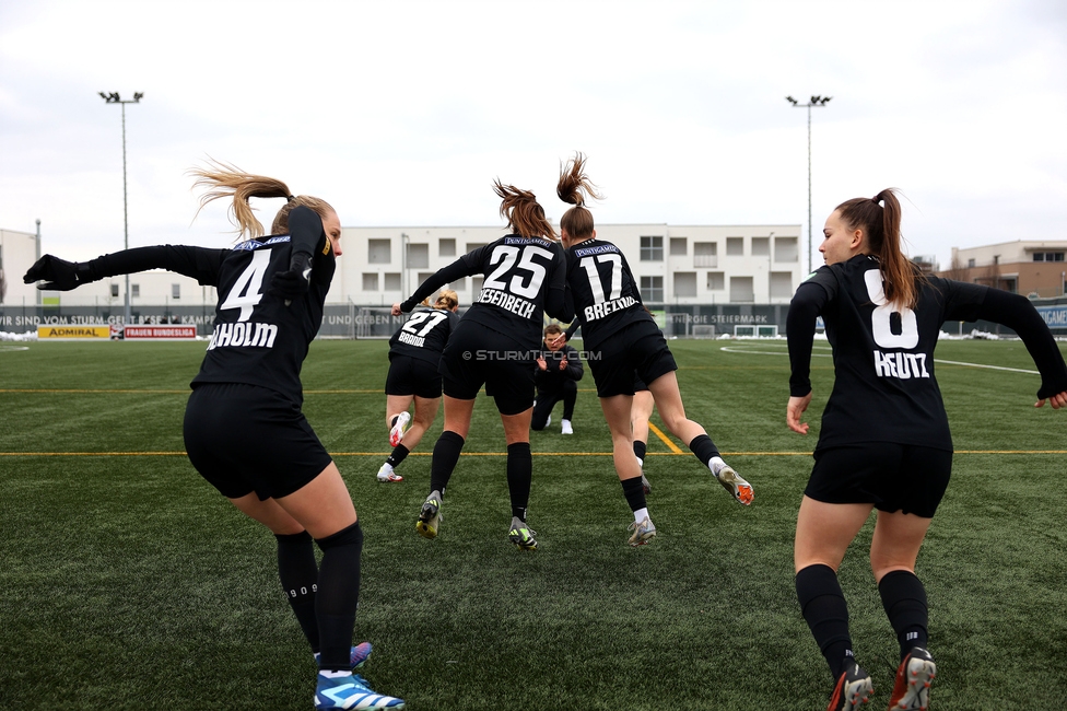 Sturm Damen - Vienna
OEFB Frauen Bundesliga, 14. Runde, SK Sturm Graz Damen - First Vienna FC 1894, Trainingszentrum Messendorf, 16.02.2025. 

Foto zeigt die Mannschaft der Sturm Damen
