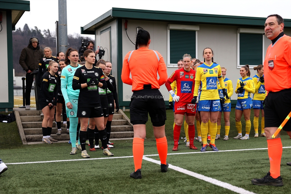 Sturm Damen - Vienna
OEFB Frauen Bundesliga, 14. Runde, SK Sturm Graz Damen - First Vienna FC 1894, Trainingszentrum Messendorf, 16.02.2025. 

Foto zeigt die Mannschaft der Sturm Damen
