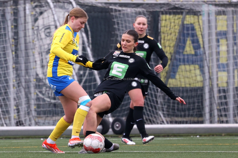 Sturm Damen - Vienna
OEFB Frauen Bundesliga, 14. Runde, SK Sturm Graz Damen - First Vienna FC 1894, Trainingszentrum Messendorf, 16.02.2025. 

Foto zeigt Marie Spiess (Sturm Damen)
