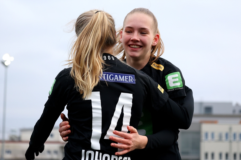 Sturm Damen - Vienna
OEFB Frauen Bundesliga, 14. Runde, SK Sturm Graz Damen - First Vienna FC 1894, Trainingszentrum Messendorf, 16.02.2025. 

Foto zeigt Sandra Jakobsen (Sturm Damen) und Lena Breznik (Sturm Damen)
