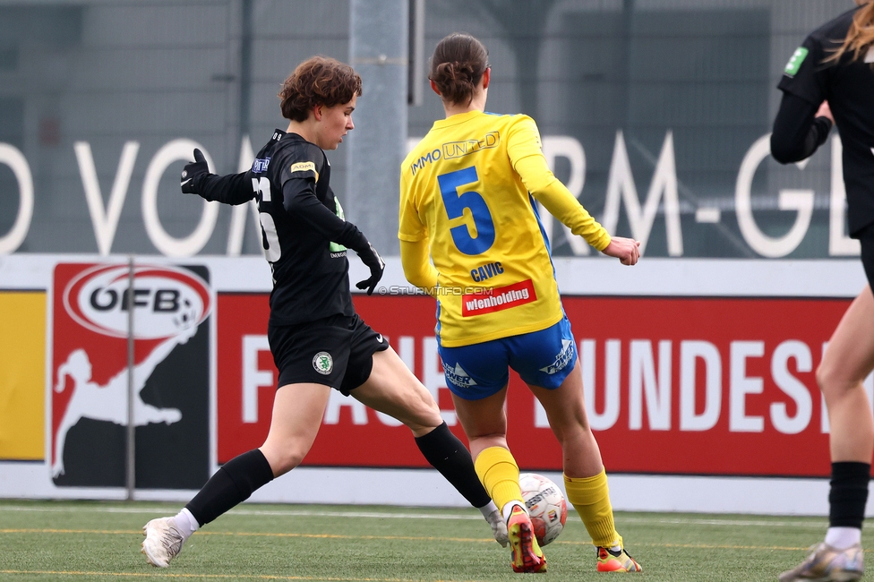 Sturm Damen - Vienna
OEFB Frauen Bundesliga, 14. Runde, SK Sturm Graz Damen - First Vienna FC 1894, Trainingszentrum Messendorf, 16.02.2025. 

Foto zeigt Leonie Christin Tragl (Sturm Damen)
