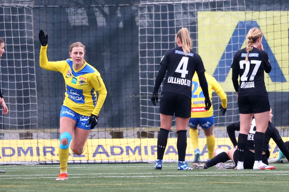 Sturm Damen - Vienna
OEFB Frauen Bundesliga, 14. Runde, SK Sturm Graz Damen - First Vienna FC 1894, Trainingszentrum Messendorf, 16.02.2025. 

Foto zeigt Laura Lillholm-Petersen (Sturm Damen) und Elisabeth Brandl (Sturm Damen)
