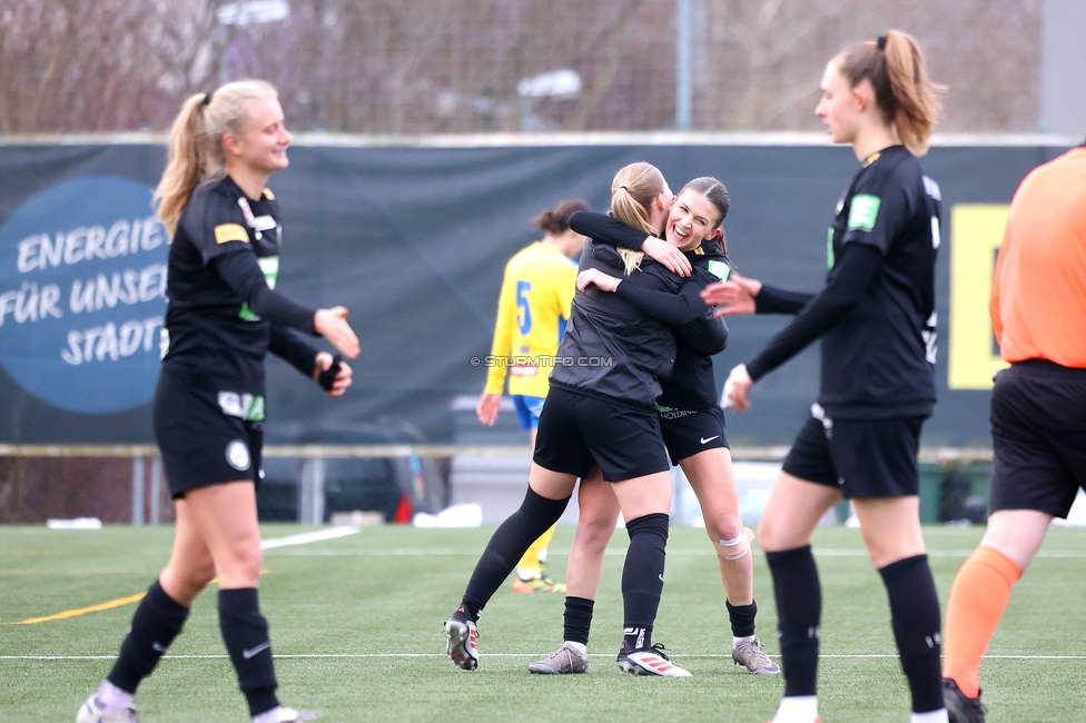 Sturm Damen - Vienna
OEFB Frauen Bundesliga, 14. Runde, SK Sturm Graz Damen - First Vienna FC 1894, Trainingszentrum Messendorf, 16.02.2025. 

Foto zeigt Anna Wirnsberger (Sturm Damen) und Marie Spiess (Sturm Damen)
