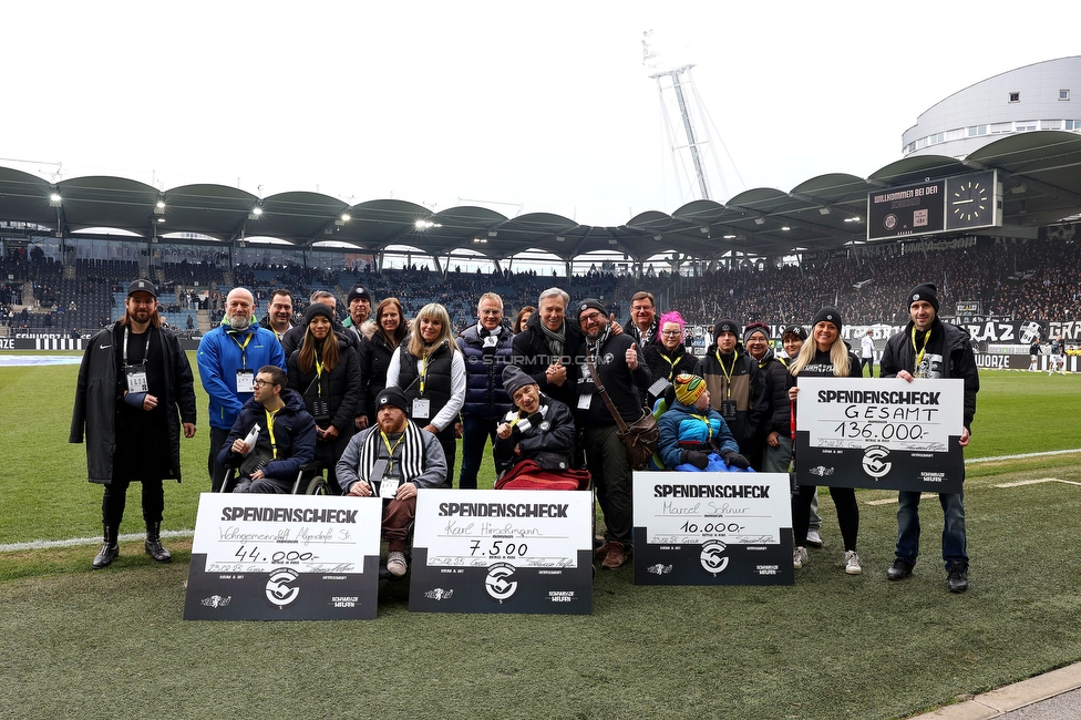 Sturm Graz - Blau-Weiss Linz
Oesterreichische Fussball Bundesliga, 19. Runde, SK Sturm Graz - FC Blau-Weiss Linz, Stadion Liebenau Graz, 23.02.2025. 

Foto zeigt Schwoaze Helfen
