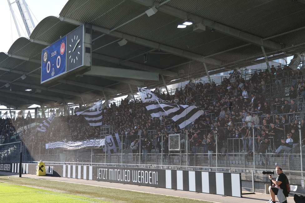 Sturm Graz U19 - Olympiacos
UEFA Youth League Achtelfinale, SK Sturm Graz U19 - Olympiacos FC, Stadion Liebenau Graz, 05.03.2025. 

Foto zeigt Fans von Sturm
