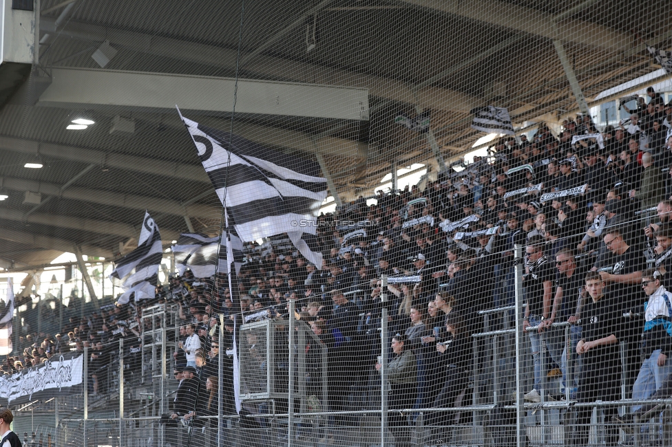 Sturm Graz U19 - Olympiacos
UEFA Youth League Achtelfinale, SK Sturm Graz U19 - Olympiacos FC, Stadion Liebenau Graz, 05.03.2025. 

Foto zeigt Fans von Sturm
