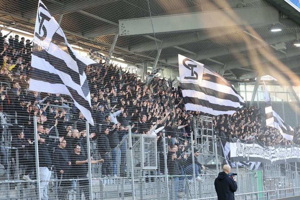 Sturm Graz U19 - Olympiacos
UEFA Youth League Achtelfinale, SK Sturm Graz U19 - Olympiacos FC, Stadion Liebenau Graz, 05.03.2025. 

Foto zeigt Fans von Sturm
