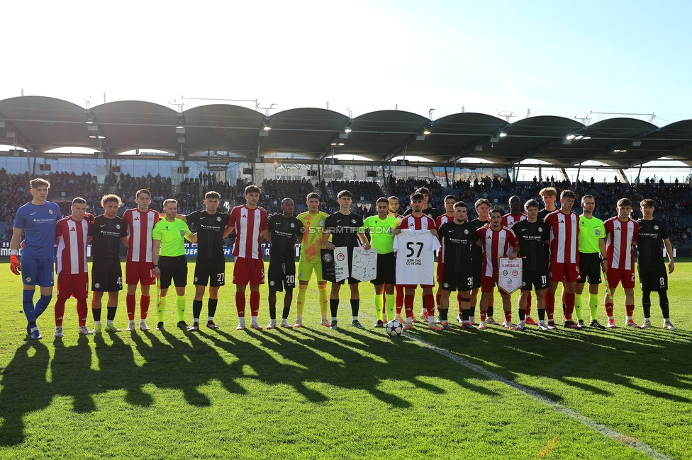 Sturm Graz U19 - Olympiacos
UEFA Youth League Achtelfinale, SK Sturm Graz U19 - Olympiacos FC, Stadion Liebenau Graz, 05.03.2025. 

Foto zeigt die Mannschaft von Sturm und die Mannschaft von Olympiacos
