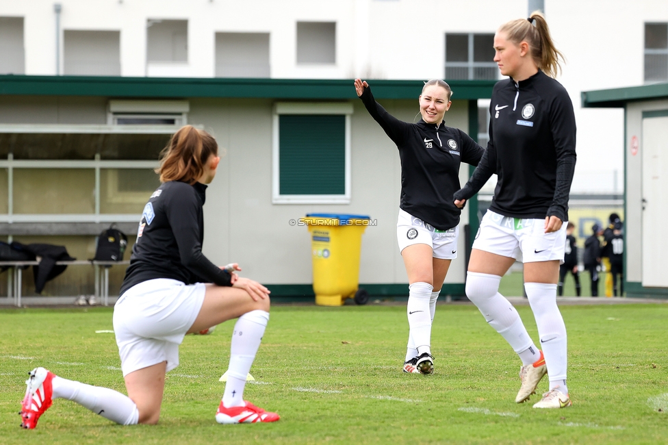 Sturm Damen - Bergheim
OEFB Frauen Bundesliga, 17. Runde, SK Sturm Graz Damen - FC Bergheim, Trainingszentrum Messendorf, 15.03.2025. 

Foto zeigt die Mannschaft der Sturm Damen
