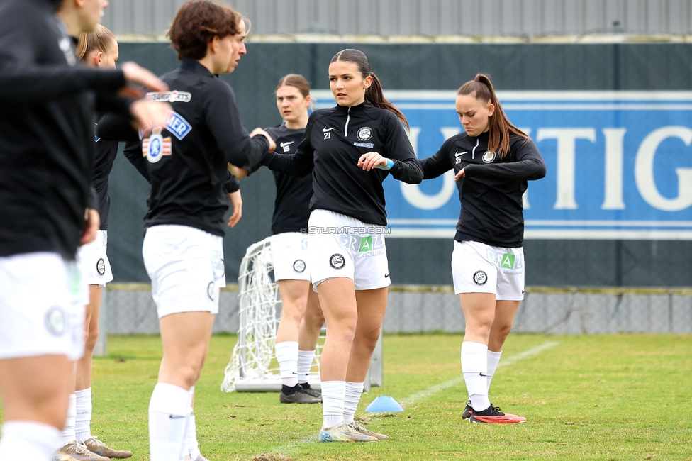 Sturm Damen - Bergheim
OEFB Frauen Bundesliga, 17. Runde, SK Sturm Graz Damen - FC Bergheim, Trainingszentrum Messendorf, 15.03.2025. 

Foto zeigt die Mannschaft der Sturm Damen
