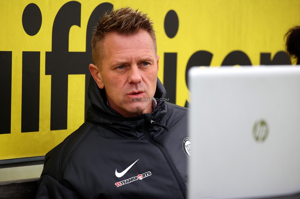 Sturm Damen - Bergheim
OEFB Frauen Bundesliga, 17. Runde, SK Sturm Graz Damen - FC Bergheim, Trainingszentrum Messendorf, 15.03.2025. 

Foto zeigt Daniel Gutschi (Torwart-Trainer Sturm Damen)
