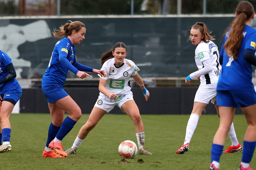 Sturm Damen - Bergheim
OEFB Frauen Bundesliga, 17. Runde, SK Sturm Graz Damen - FC Bergheim, Trainingszentrum Messendorf, 15.03.2025. 

Foto zeigt Marie Spiess (Sturm Damen)und Rebecca Villena (Sturm Damen)
