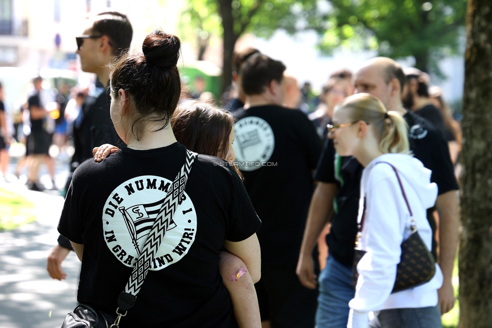 116 Jahre Sturm Graz
SK Sturm Graz Geburtstagsfeier - 116 Jahre, Grazer Innenstadt, Graz am 01.05.2025.
