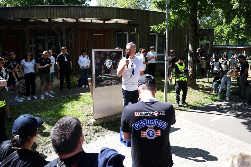 116 Jahre Sturm Graz
SK Sturm Graz Geburtstagsfeier - 116 Jahre, Grazer Innenstadt, Graz am 01.05.2025.
