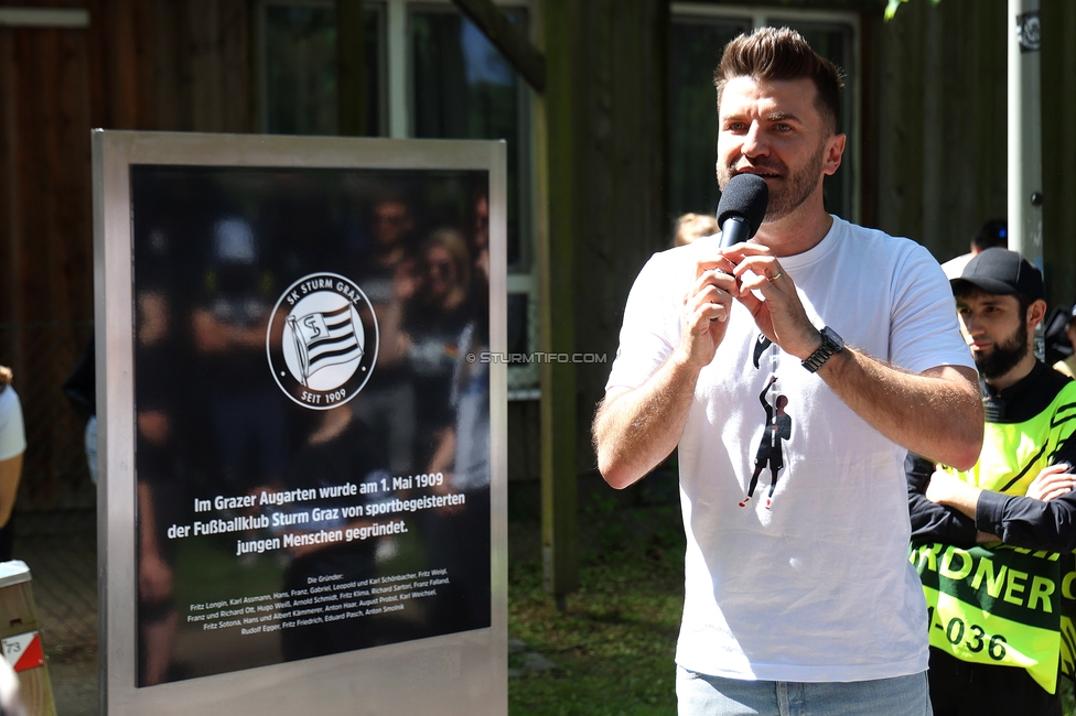 116 Jahre Sturm Graz
SK Sturm Graz Geburtstagsfeier - 116 Jahre, Grazer Innenstadt, Graz am 01.05.2025.
