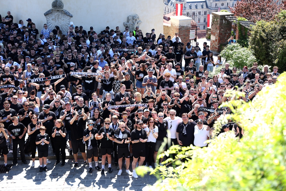 116 Jahre Sturm Graz
SK Sturm Graz Geburtstagsfeier - 116 Jahre, Grazer Innenstadt, Graz am 01.05.2025.
