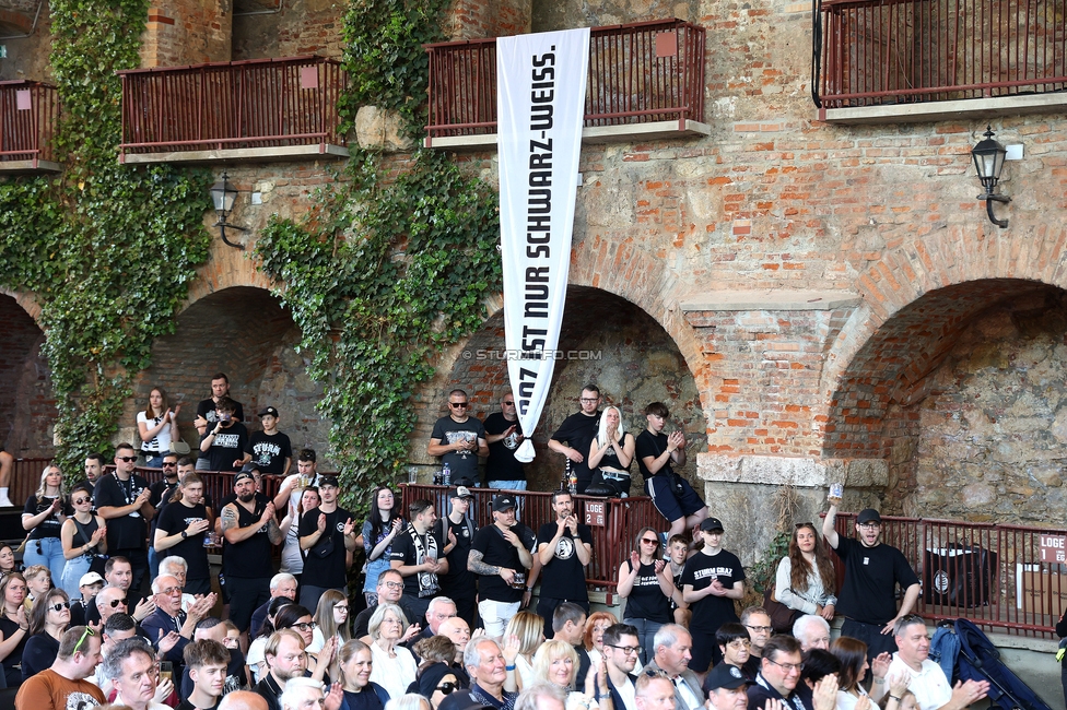 116 Jahre Sturm Graz
SK Sturm Graz Geburtstagsfeier - 116 Jahre, Grazer Innenstadt, Graz am 01.05.2025.
