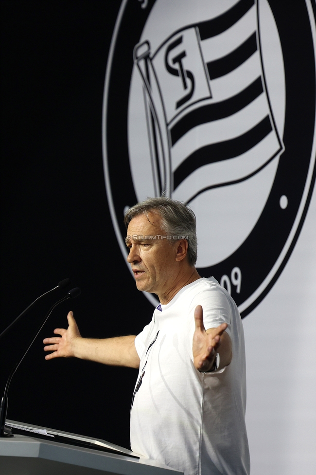 116 Jahre Sturm Graz
SK Sturm Graz Geburtstagsfeier - 116 Jahre, Grazer Innenstadt, Graz am 01.05.2025.

