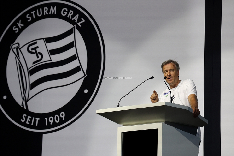 116 Jahre Sturm Graz
SK Sturm Graz Geburtstagsfeier - 116 Jahre, Grazer Innenstadt, Graz am 01.05.2025.
