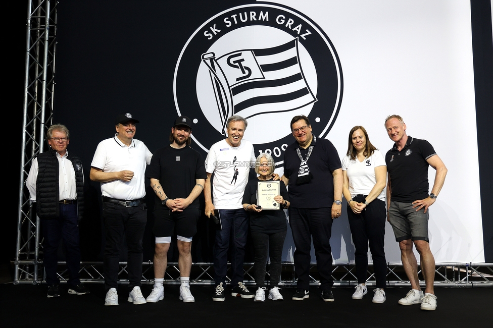 116 Jahre Sturm Graz
SK Sturm Graz Geburtstagsfeier - 116 Jahre, Grazer Innenstadt, Graz am 01.05.2025.
