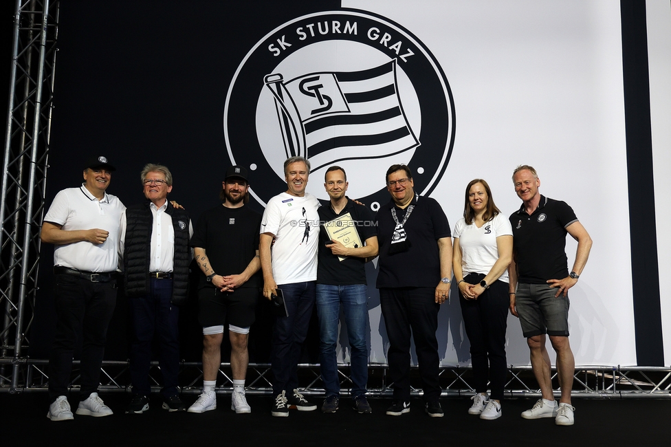 116 Jahre Sturm Graz
SK Sturm Graz Geburtstagsfeier - 116 Jahre, Grazer Innenstadt, Graz am 01.05.2025.
