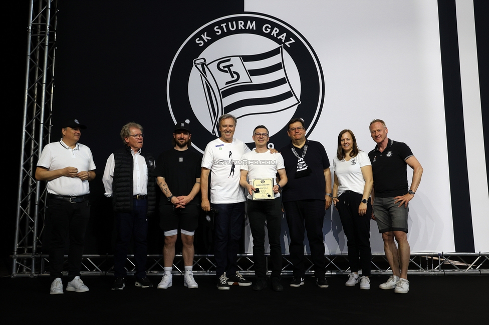 116 Jahre Sturm Graz
SK Sturm Graz Geburtstagsfeier - 116 Jahre, Grazer Innenstadt, Graz am 01.05.2025.
