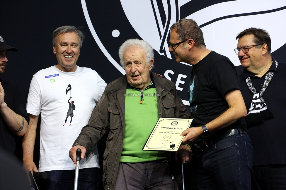 116 Jahre Sturm Graz
SK Sturm Graz Geburtstagsfeier - 116 Jahre, Grazer Innenstadt, Graz am 01.05.2025.
