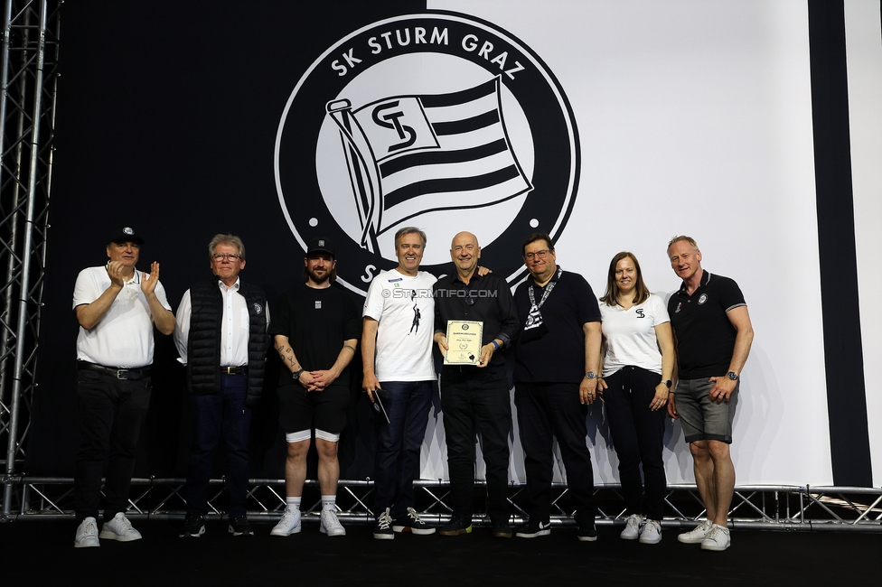 116 Jahre Sturm Graz
SK Sturm Graz Geburtstagsfeier - 116 Jahre, Grazer Innenstadt, Graz am 01.05.2025.
