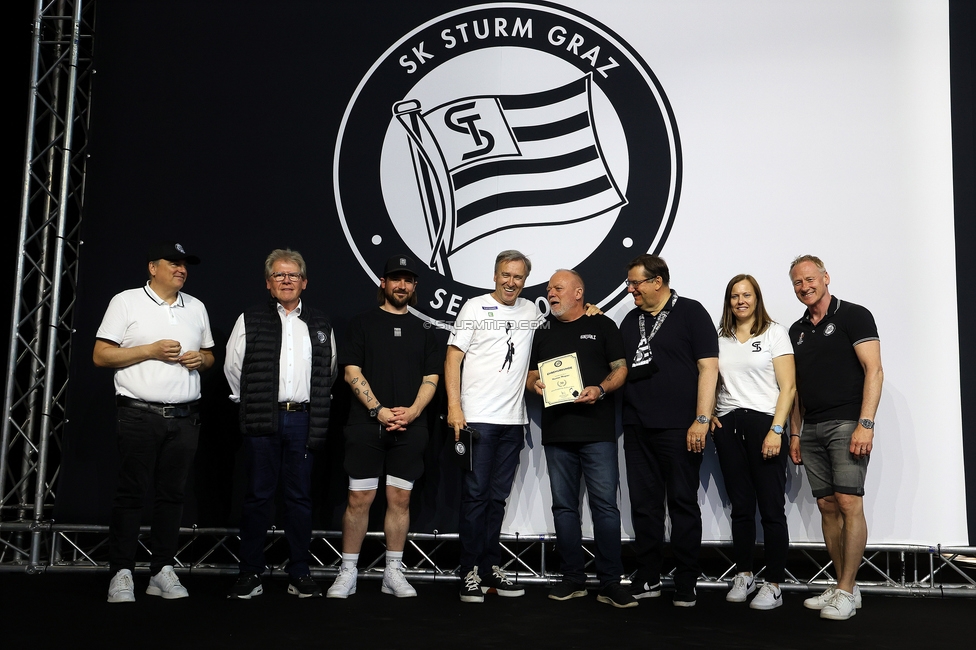 116 Jahre Sturm Graz
SK Sturm Graz Geburtstagsfeier - 116 Jahre, Grazer Innenstadt, Graz am 01.05.2025.
