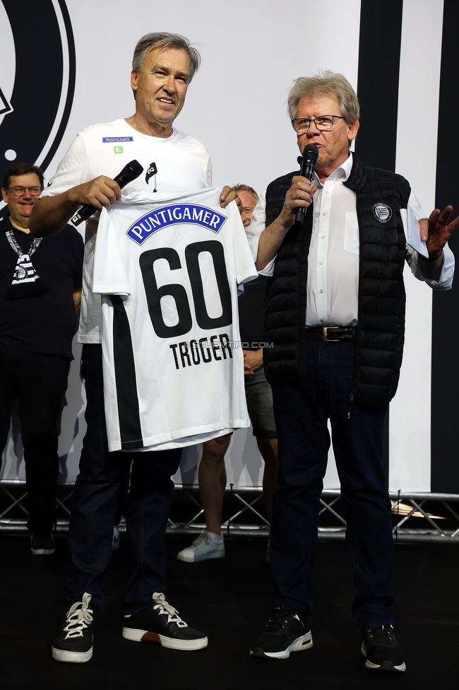 116 Jahre Sturm Graz
SK Sturm Graz Geburtstagsfeier - 116 Jahre, Grazer Innenstadt, Graz am 01.05.2025.
