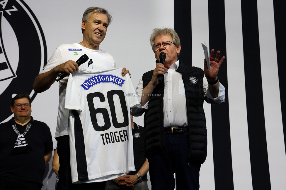 116 Jahre Sturm Graz
SK Sturm Graz Geburtstagsfeier - 116 Jahre, Grazer Innenstadt, Graz am 01.05.2025.
