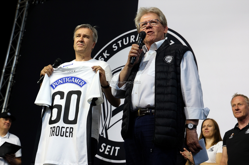 116 Jahre Sturm Graz
SK Sturm Graz Geburtstagsfeier - 116 Jahre, Grazer Innenstadt, Graz am 01.05.2025.
