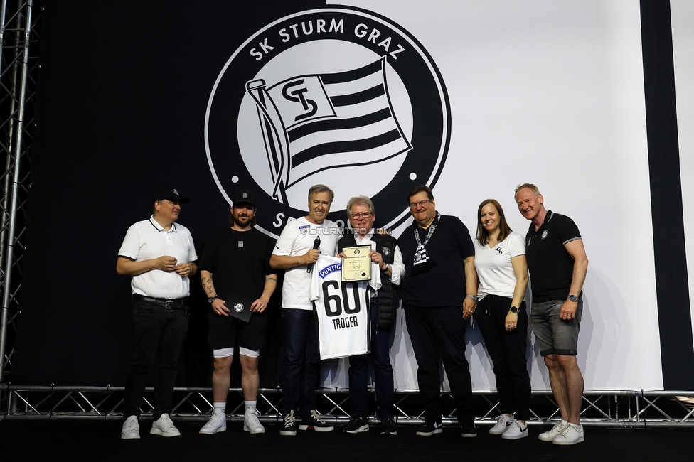 116 Jahre Sturm Graz
SK Sturm Graz Geburtstagsfeier - 116 Jahre, Grazer Innenstadt, Graz am 01.05.2025.
